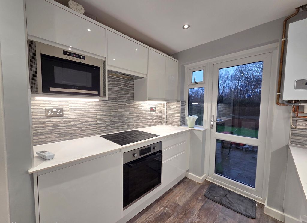 Property photo 3 of 17 Image