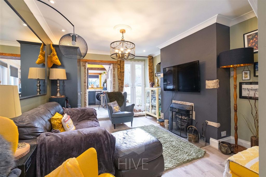 Property photo 2 of 19