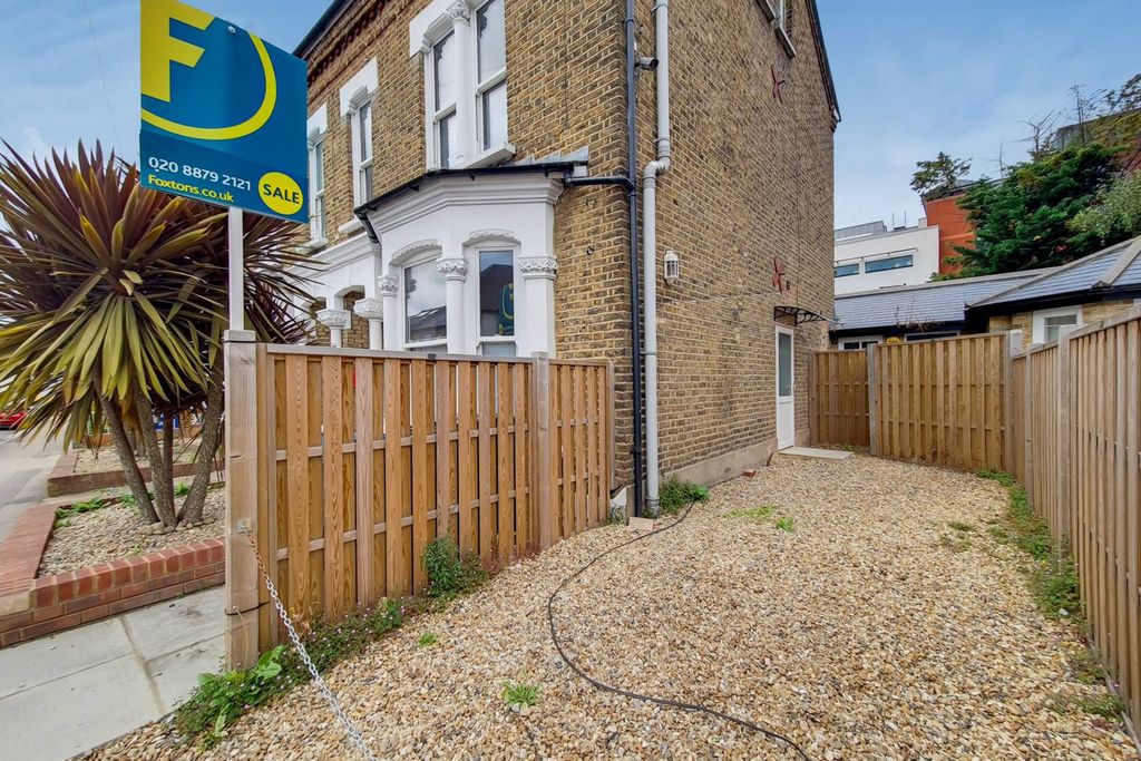 Property photo 2 of 9