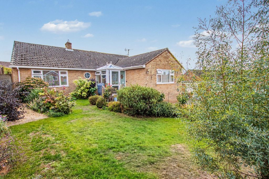 Property photo 1 of 33 5561613