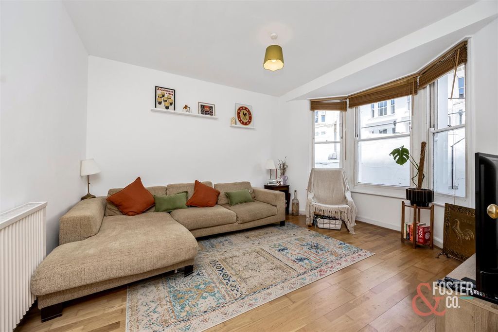Property photo 3 of 16 Vere Road, 55A-012.Jpg
