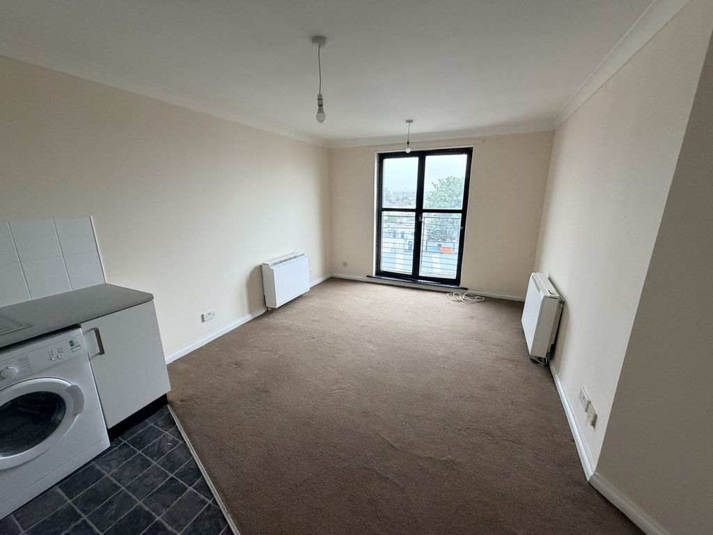 Property photo 3 of 5
