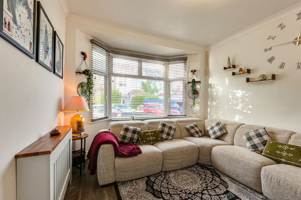 Property photo 3 of 30