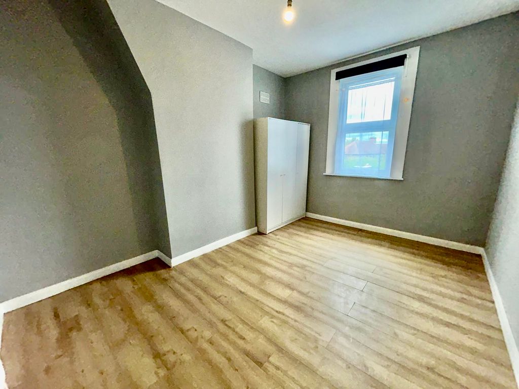 Property photo 3 of 11 d69237cc-63B9-4886-8Bc7-6659B135c156