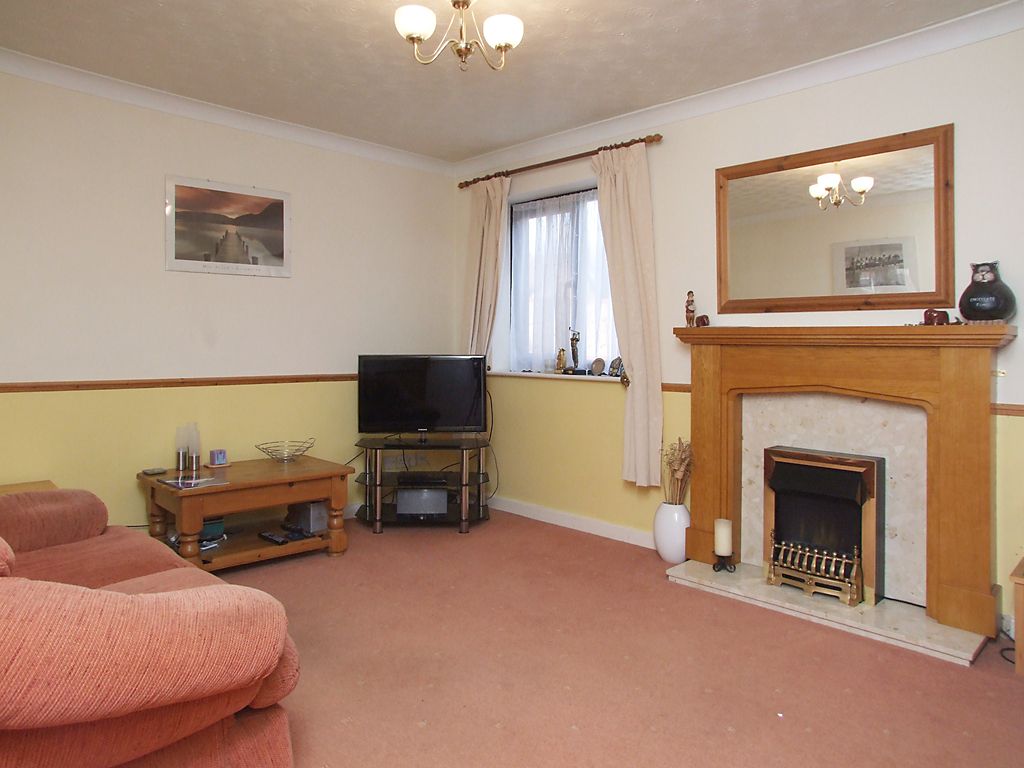 Property photo 2 of 6 Lounge