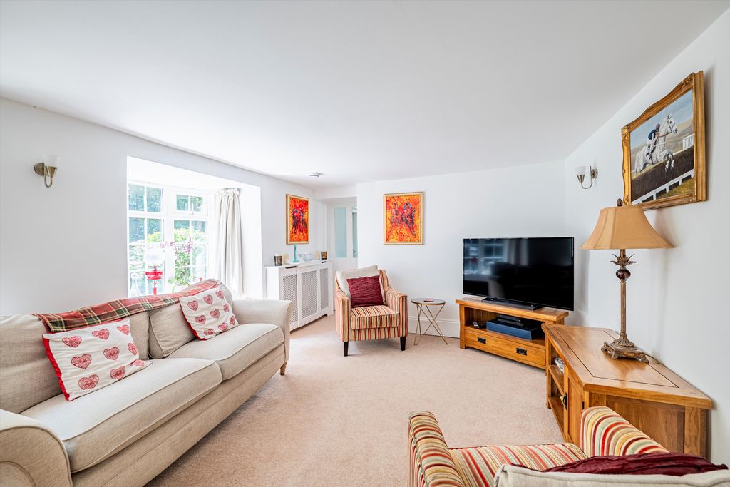 Property photo 3 of 36 Image