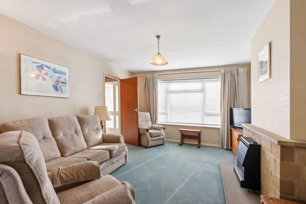 Property photo 3 of 17