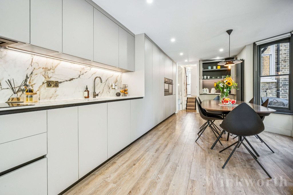 Property photo 3 of 16 Picture No. 04