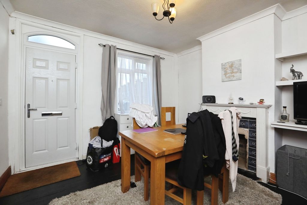 Property photo 2 of 17 Photo