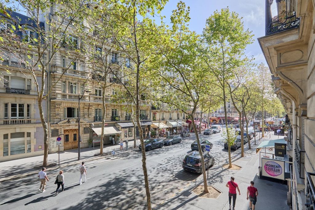 Property photo 1 of 18 Elegant 3-Bedroom Apartment In Prestigious Gros-Caillou