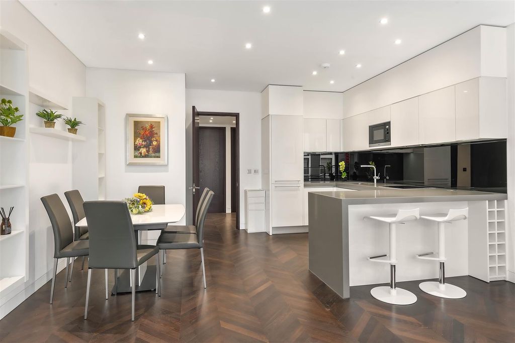 Property photo 2 of 5