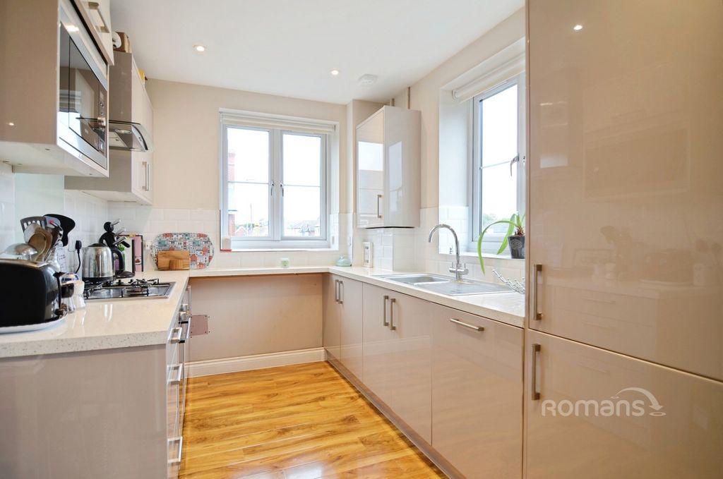 Property photo 2 of 8 Pbox-Img.Jpg