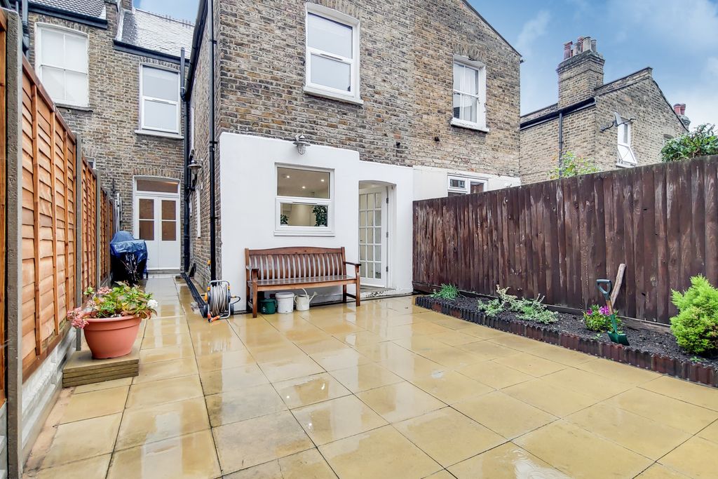 Property photo 2 of 9