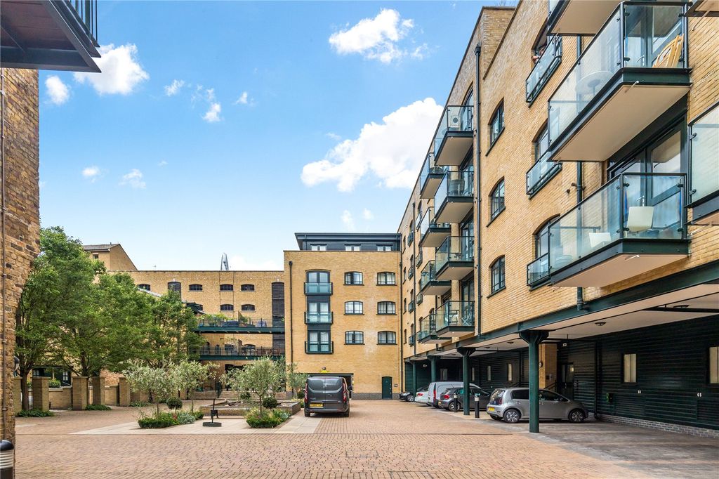 Property photo 2 of 19 Picture No. 33