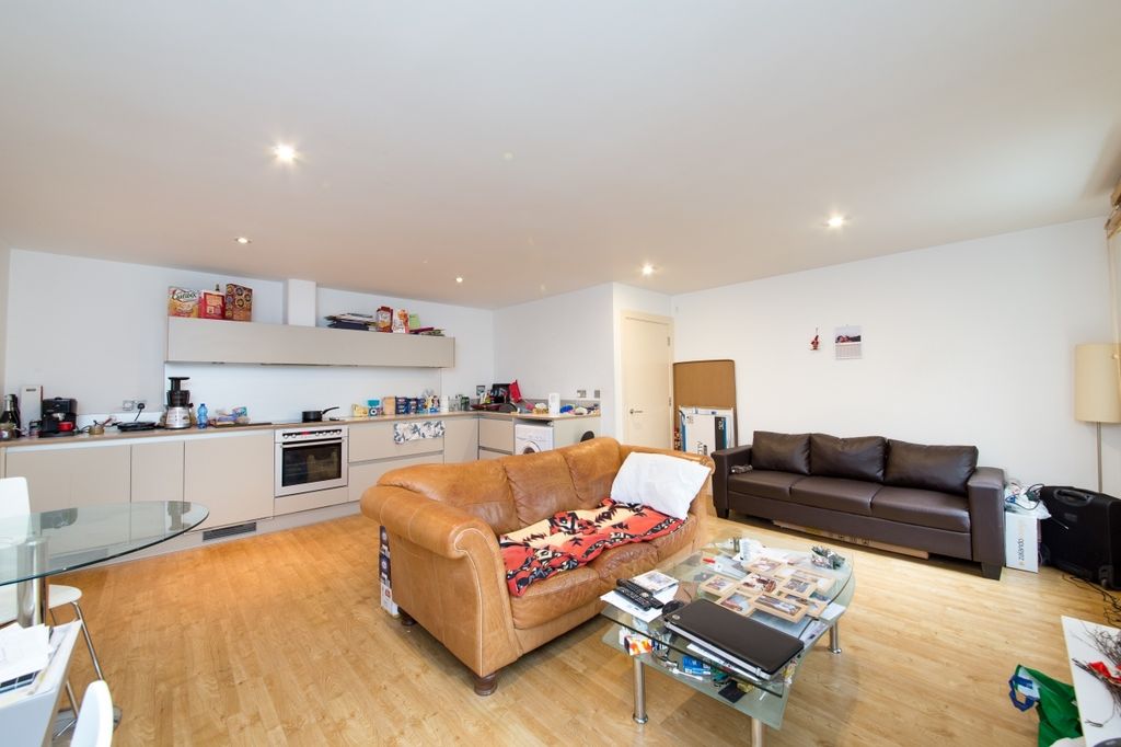 Property photo 1 of 4 Living Area - Queens