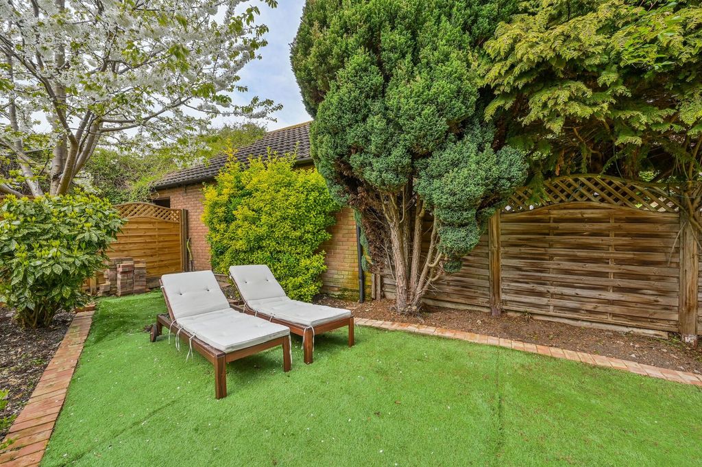 Property photo 3 of 16