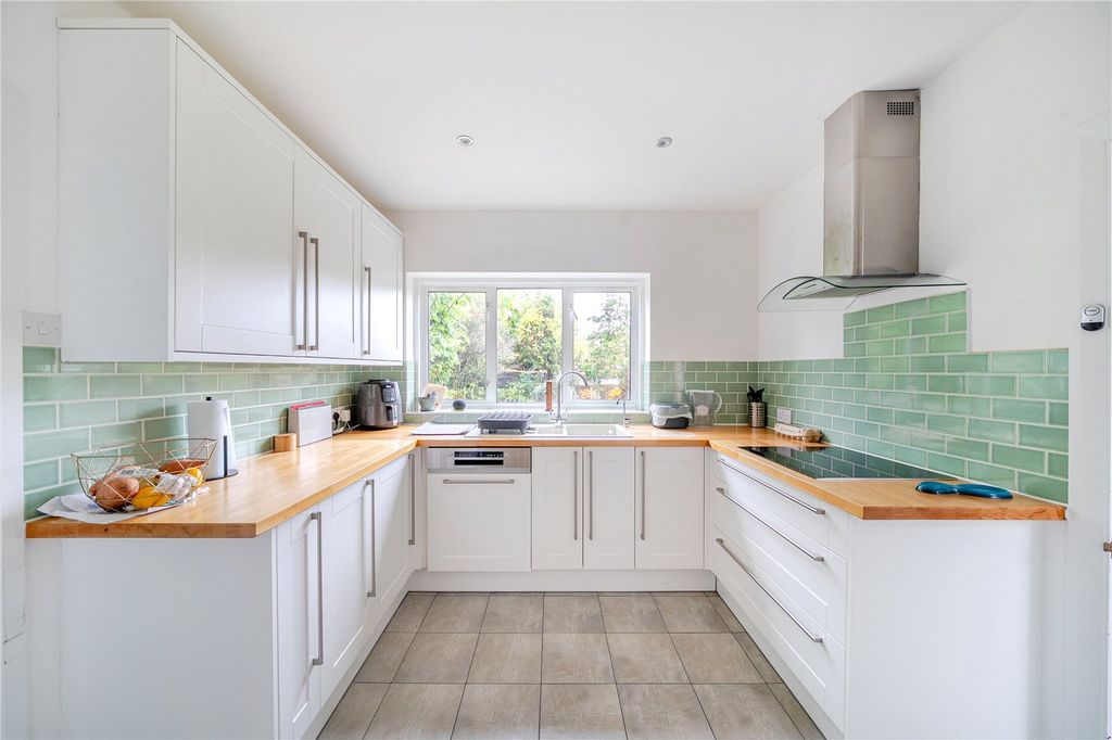 Property photo 3 of 24 Picture No. 14