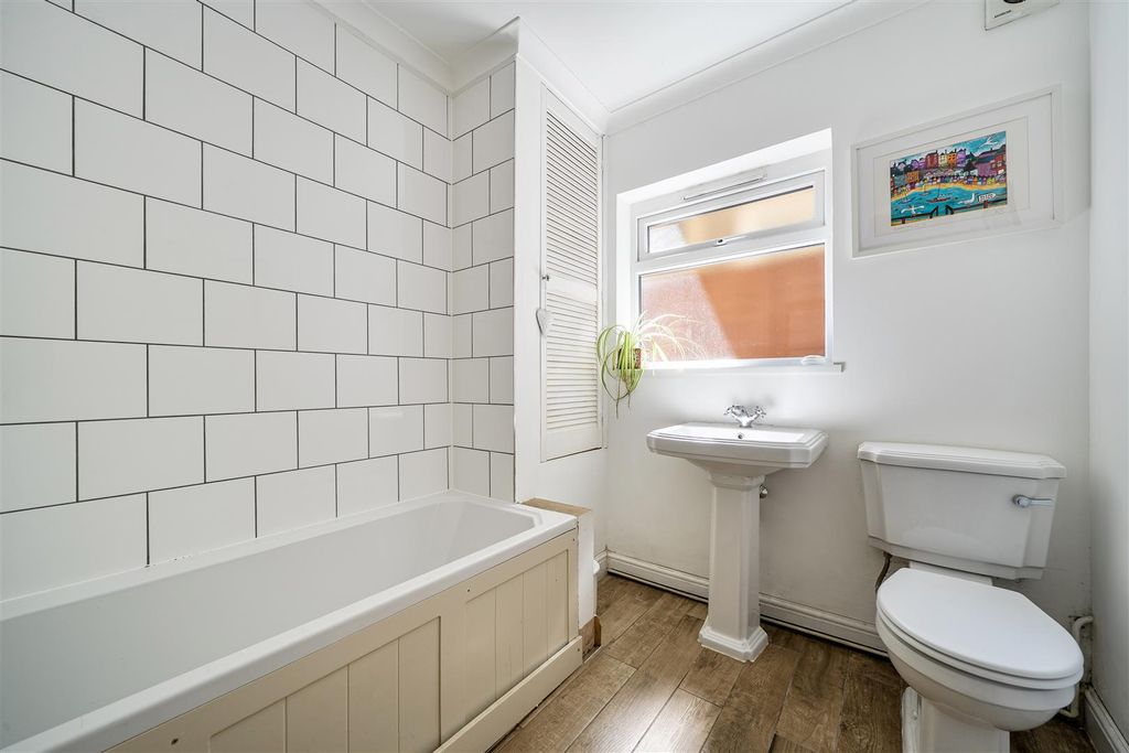 Additional image 6 of 5 bed semi-detached house for saleTonbridge Road, Maidstone ME16