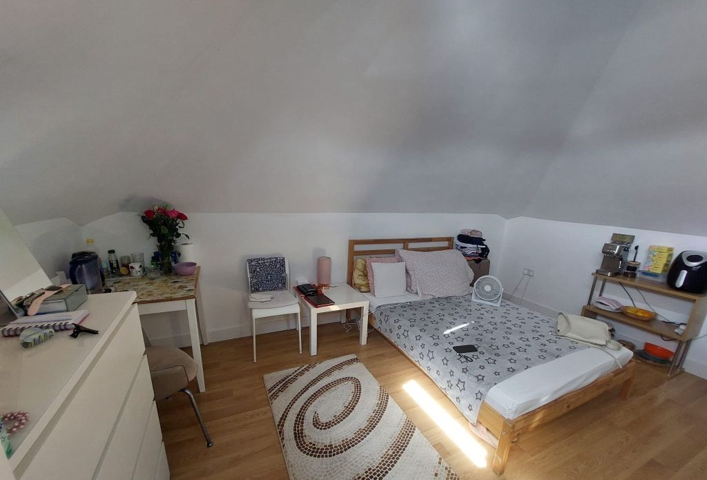 Property photo 1 of 11 Bedroom