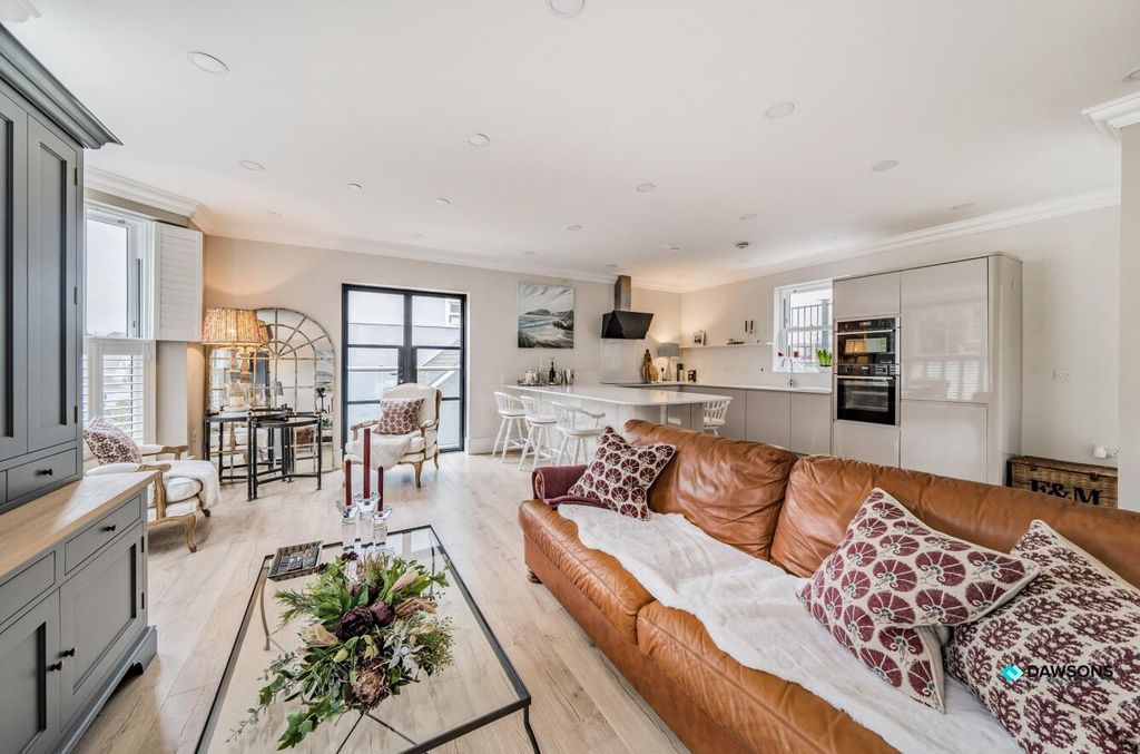 Property photo 3 of 27 92c035B9-E50A-4Cef-83d6-4Fdbb4A88De6.Jpg