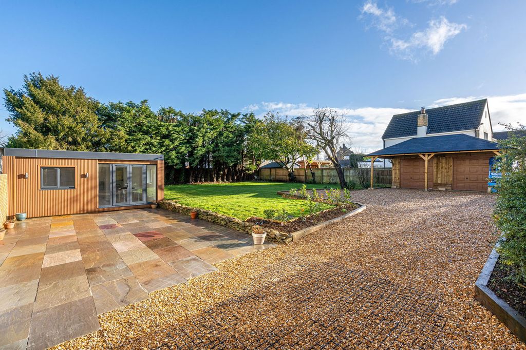 Property photo 3 of 20