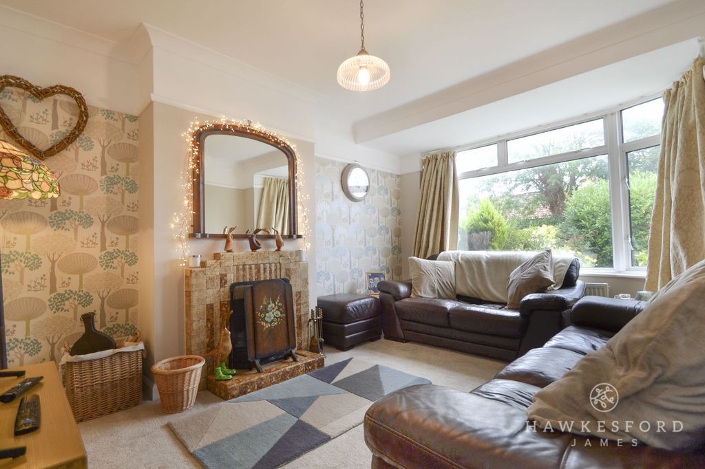 Property photo 2 of 18 Bobbing Hill, Sittingbourne - Lounge