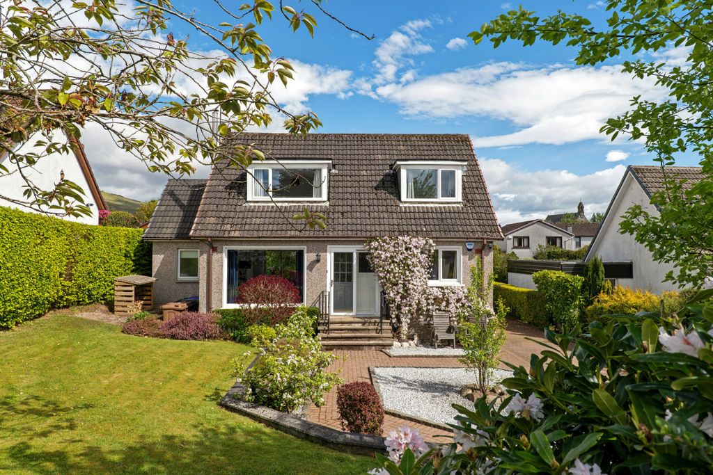 Property photo 1 of 44