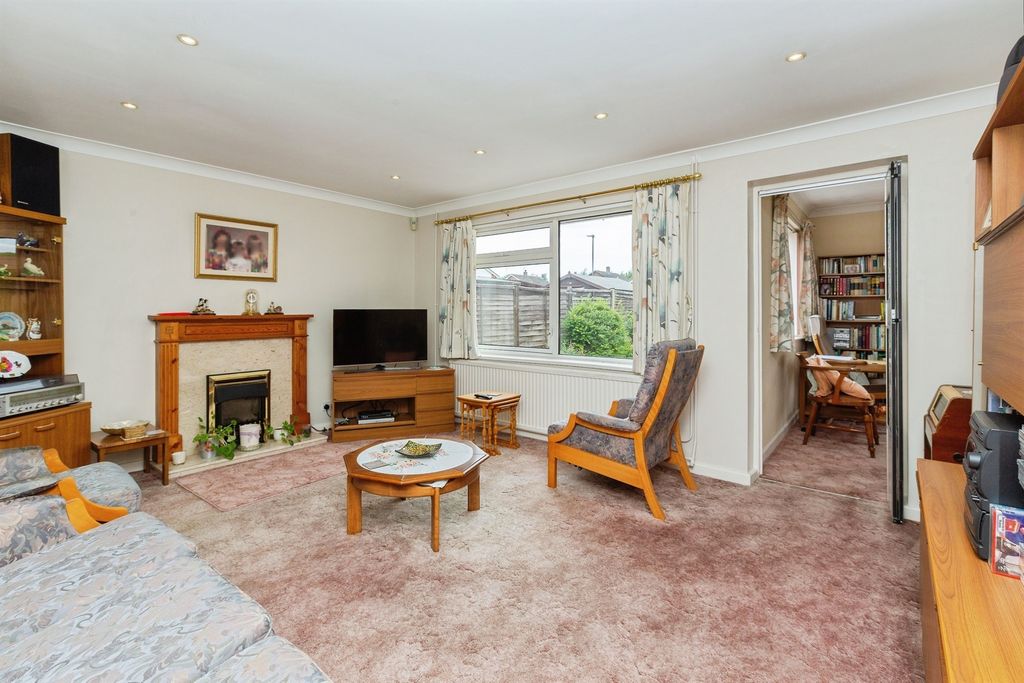 Property photo 3 of 18