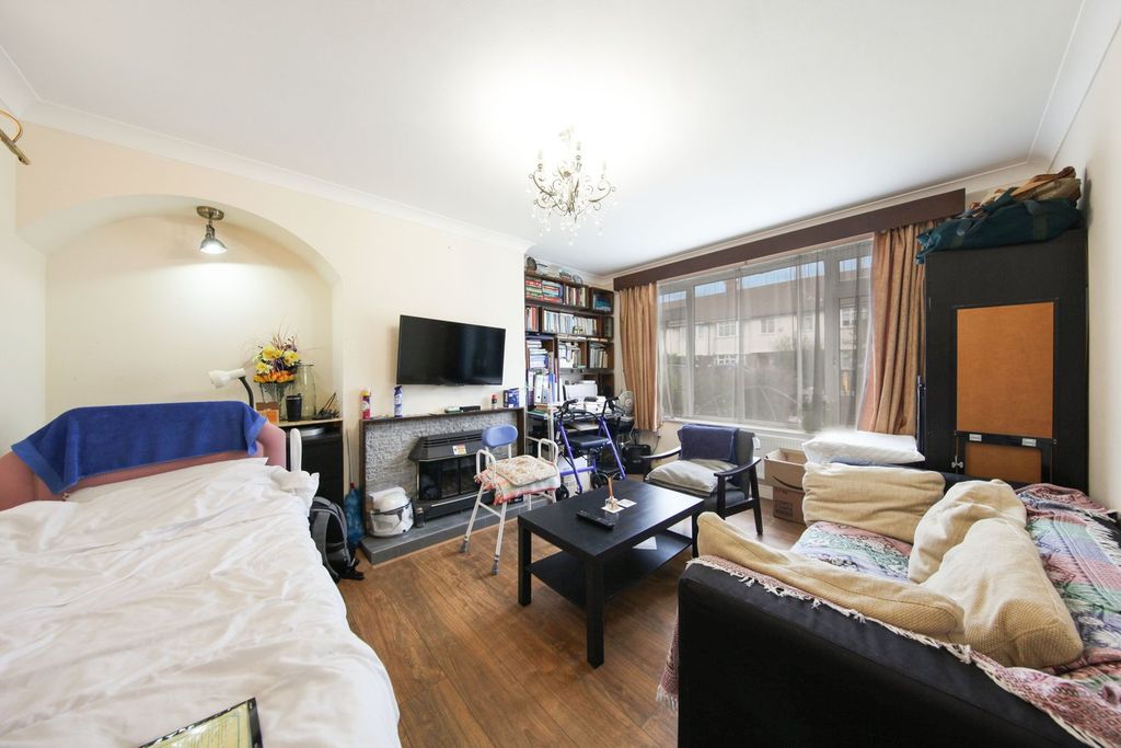 Property photo 3 of 11