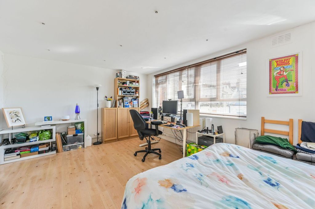 Property photo 3 of 7