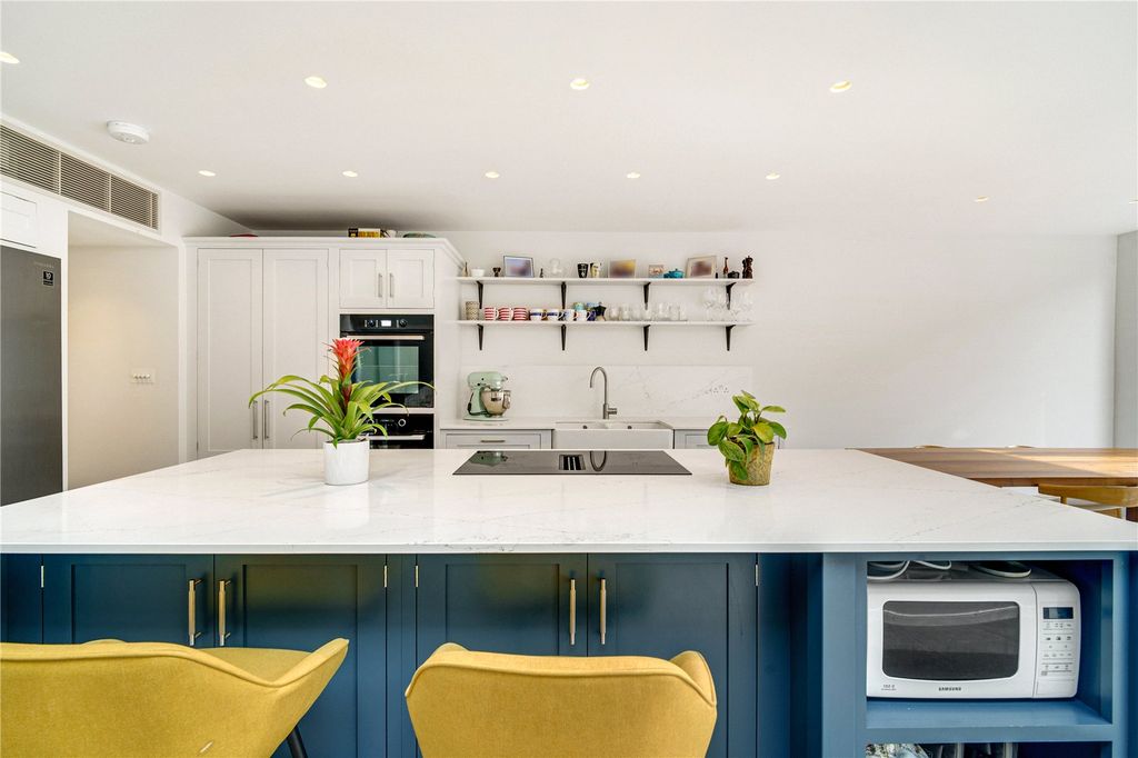 Property photo 2 of 18 Picture No. 22