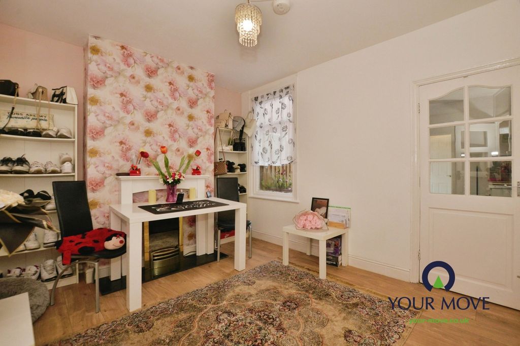Property photo 2 of 21 Pbox-Img.Jpg