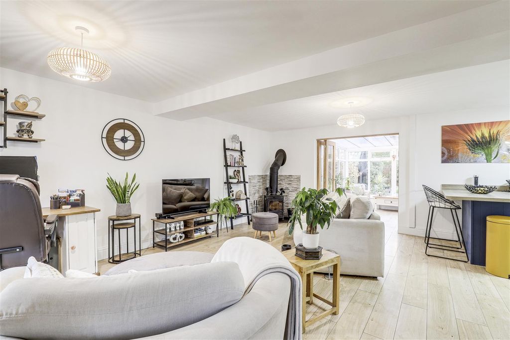 Property photo 2 of 21 12017.Jpg