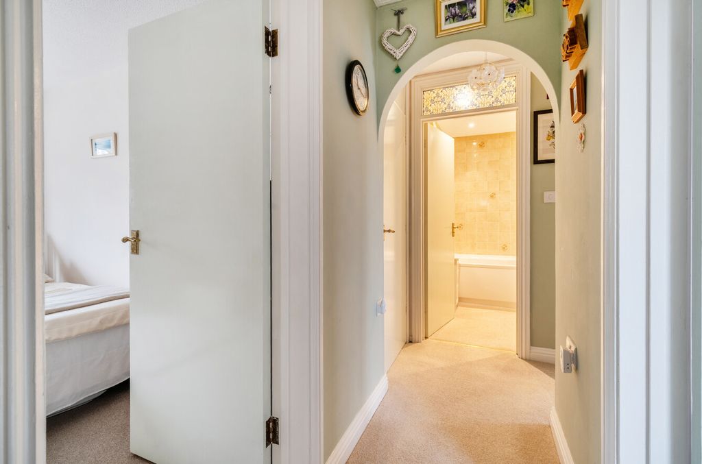 Property photo 2 of 19 1410028-3-6989Ed0...