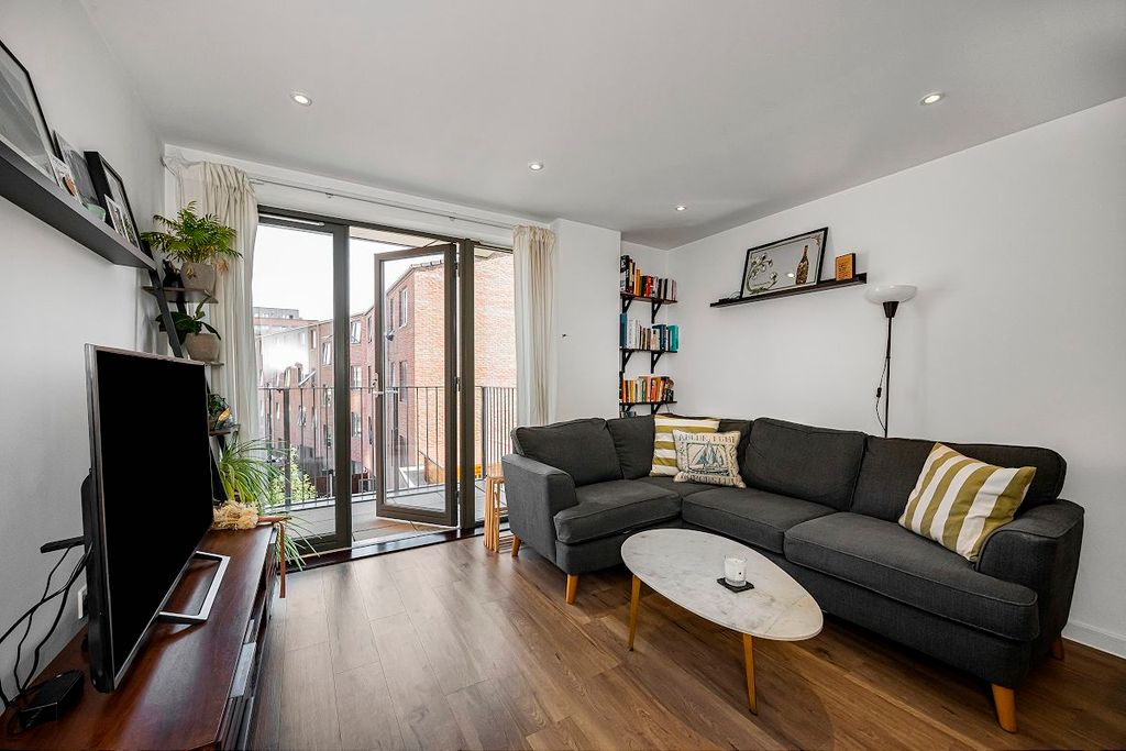 Property photo 3 of 12