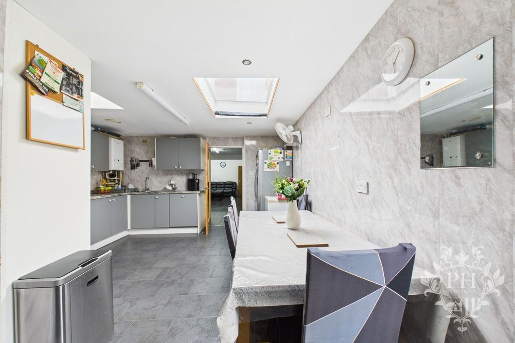 Property photo 3 of 14 Cam02002G0-Pr0110-Still012.Jpg