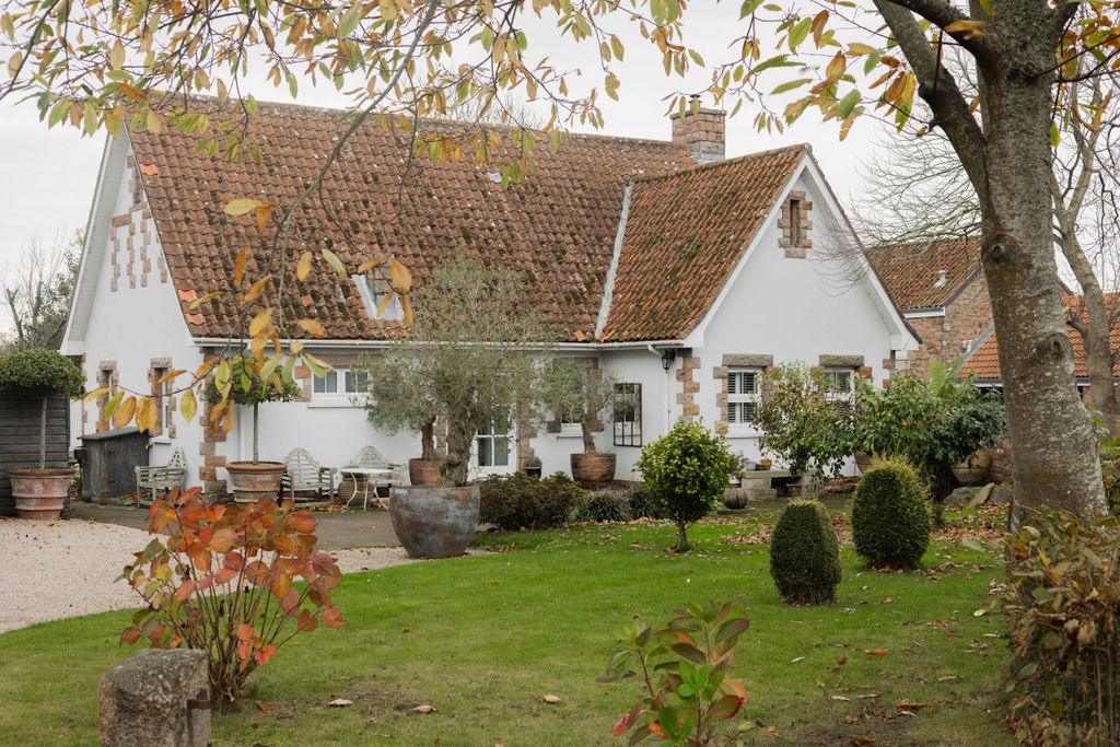 Property photo 1 of 20