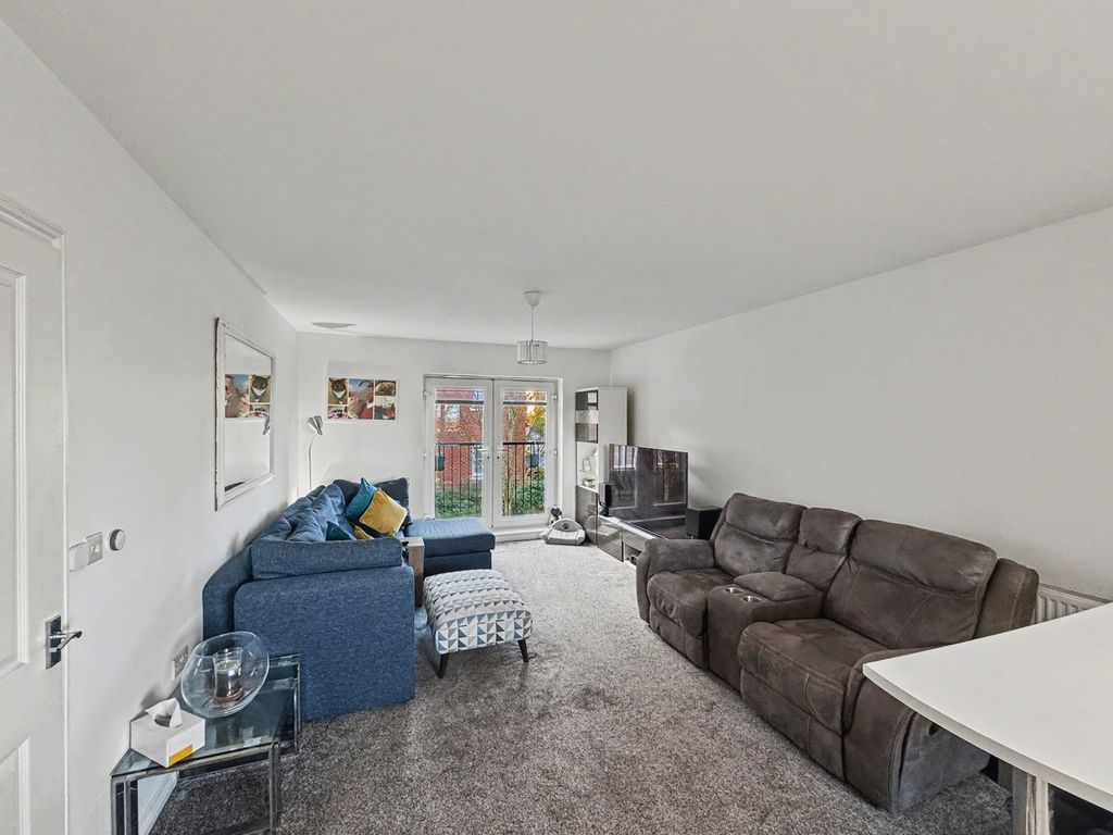 Property photo 2 of 20