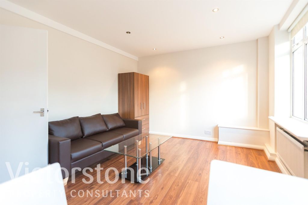 Property photo 3 of 11 1935753