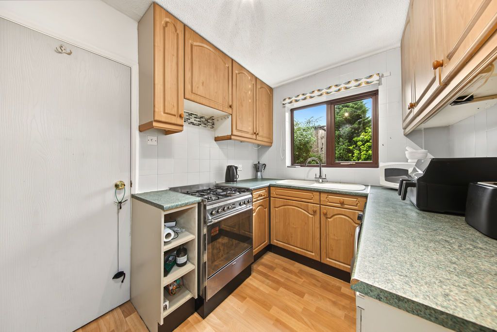 Property photo 3 of 25 Kitchen