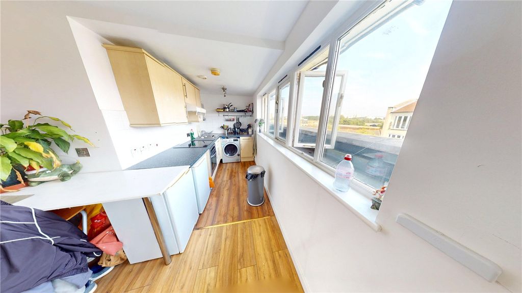 Property photo 3 of 7 Picture No. 04