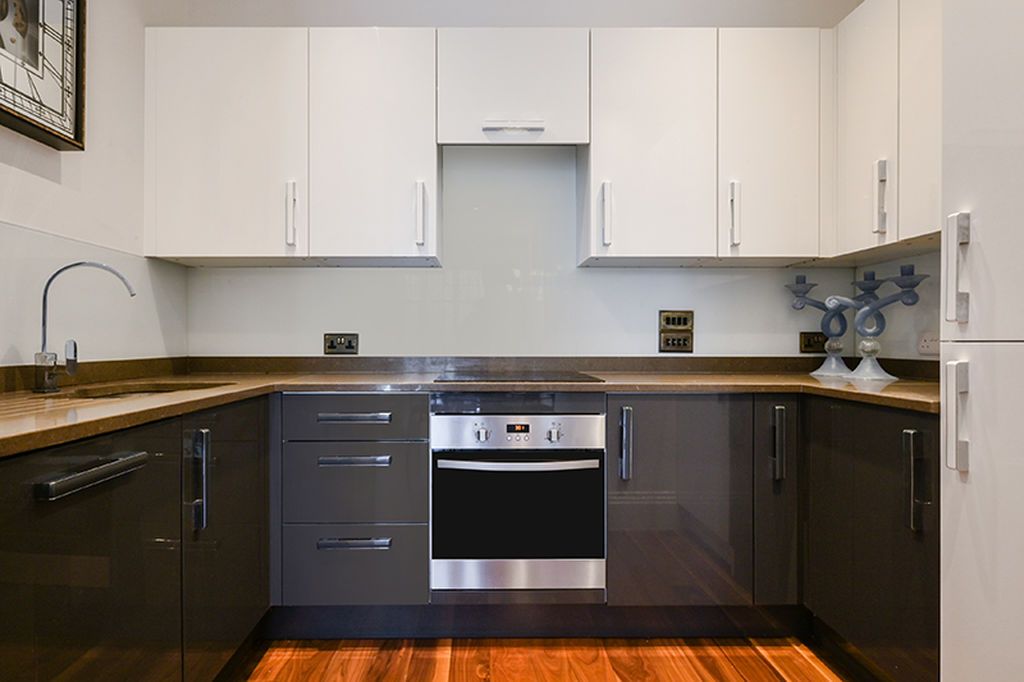Additional image 5 of 2 bed flat for saleLesbourne Road, Reigate RH2