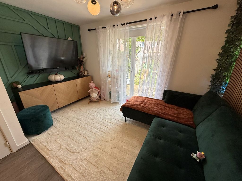 Property photo 2 of 12 4445293