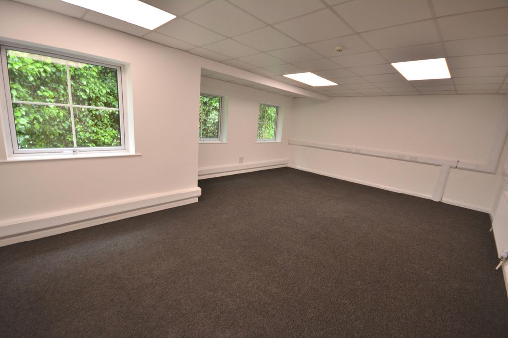 Property photo 2 of 13 Office