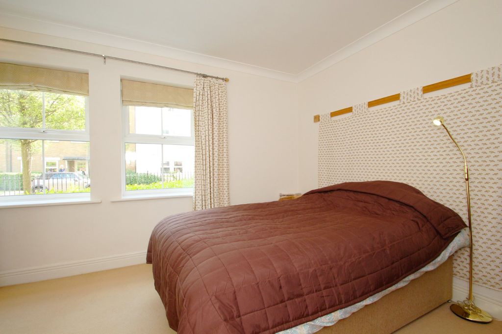 Property photo 3 of 7 Photo 01