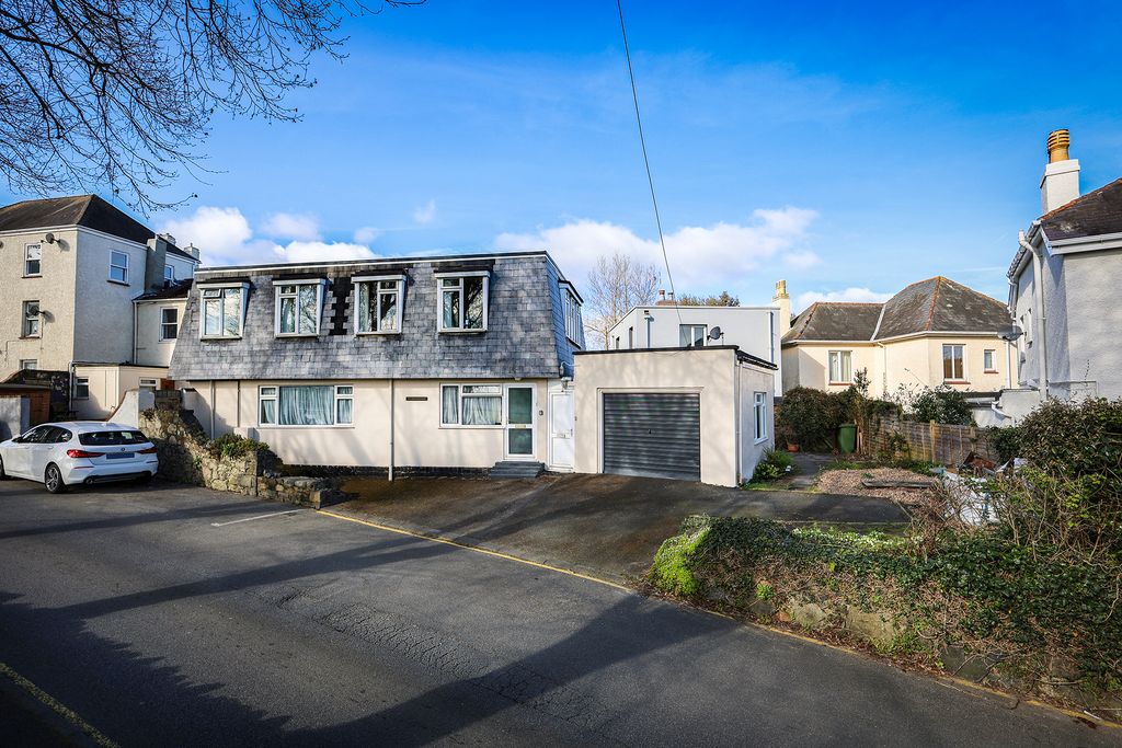 Property photo 1 of 18 Photo 0