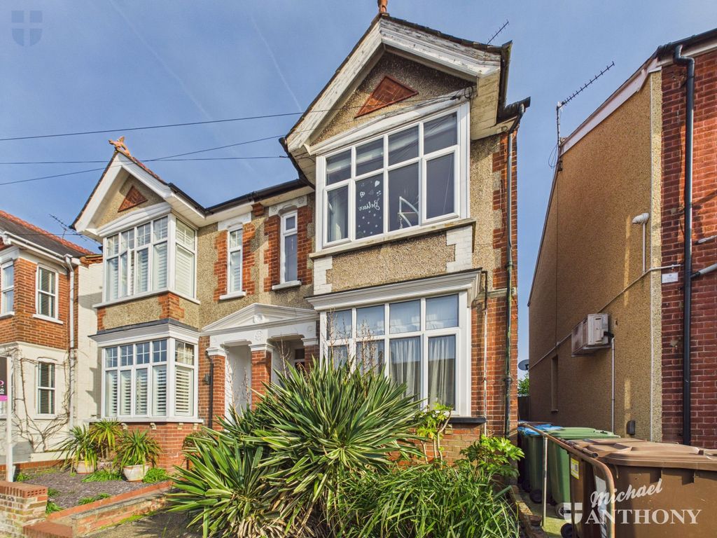 Property photo 1 of 12 Cam03852G0-Pr0621-Still004