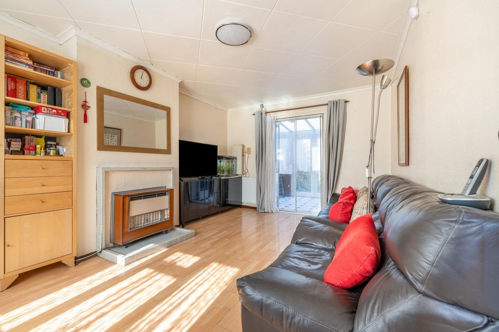 Property photo 3 of 11 Gallery