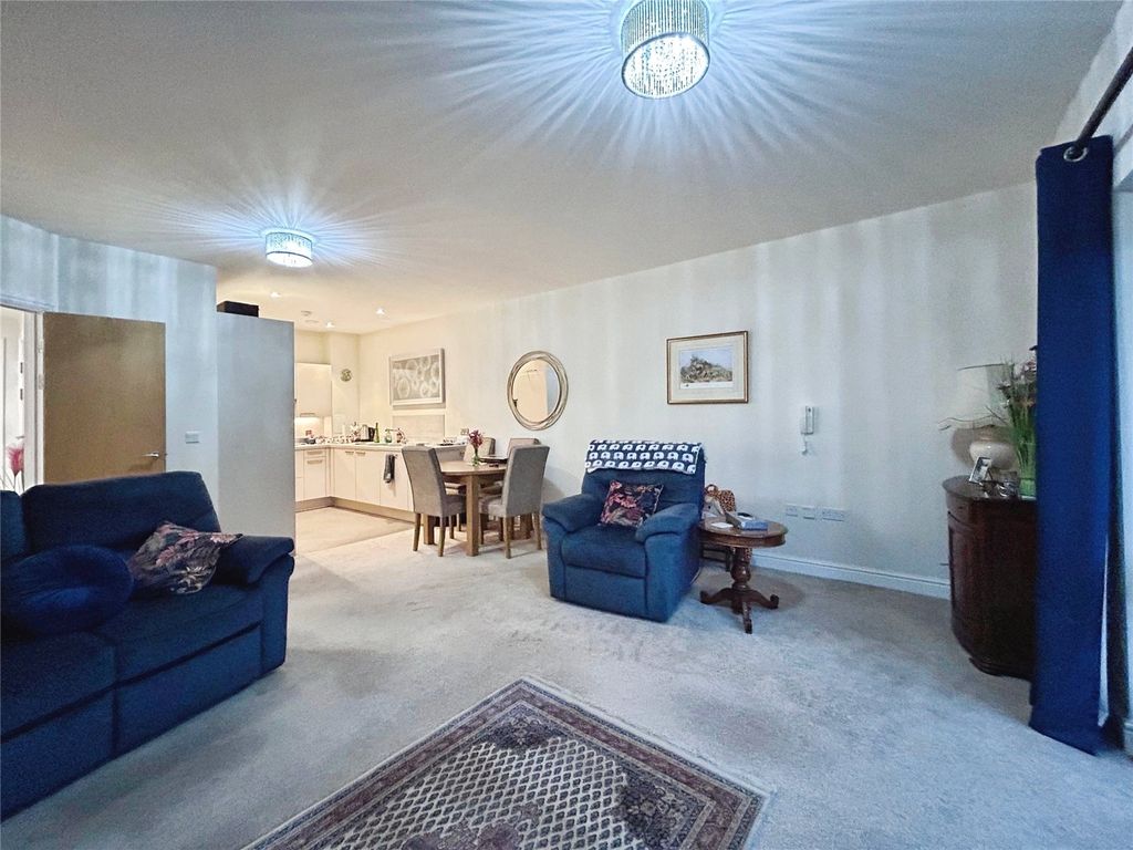 Property photo 3 of 8 Picture No. 04