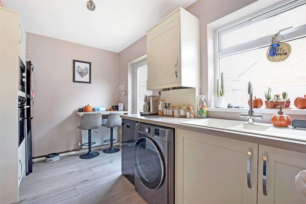 Property photo 3 of 9 Picture No. 17